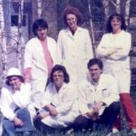 Stoje- Ljilja Opančarev, Mara Pokrajac,Edita Valihora. Čuče - Slobodanka Bogut, Gizela Milić, Branko Popović.