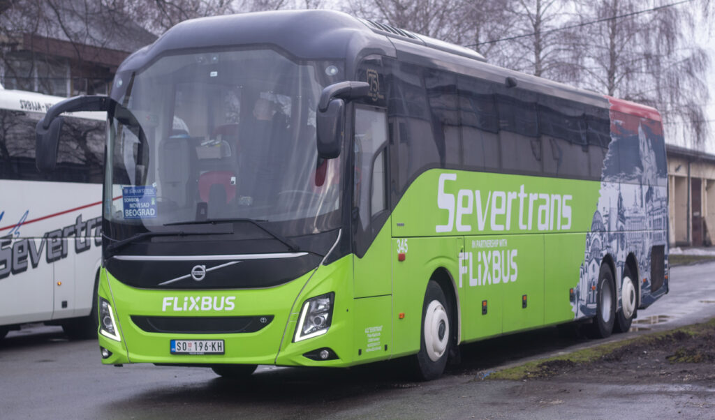 Acanskis@„Spoj skandinavskog kvaliteta i somborske tradicije: Volvo 9700 u FlixBus bojama, spreman za polazak sa stanice u Somboru ka Beogradu.“